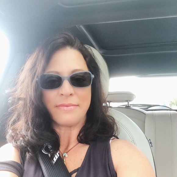 Meet your Posher, Paula - Picture 1 of 1